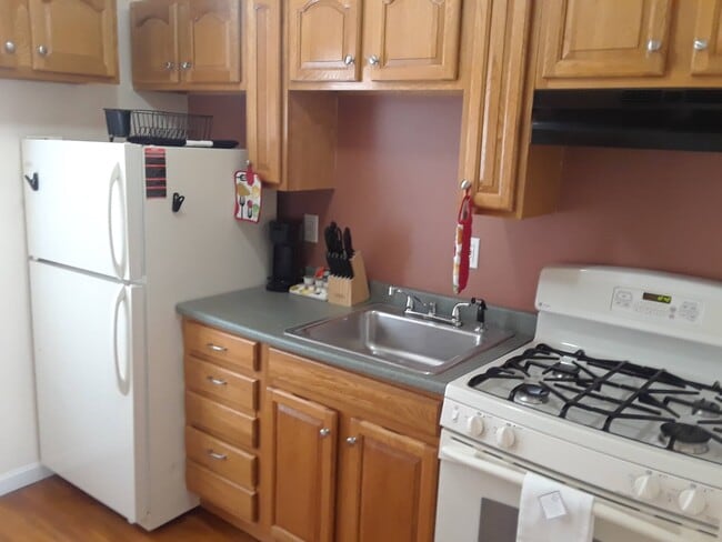 Building Photo - 56 Fulton St Unit 2