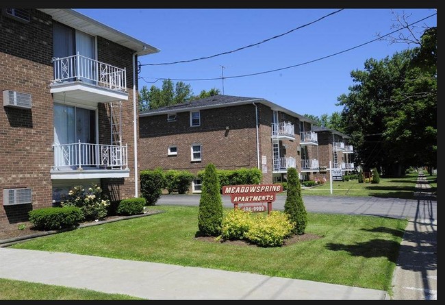 Meadowspring Apartments - Meadowspring Apartments