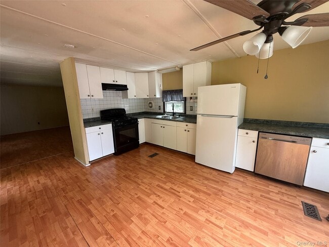 Photo - 20 Tanglewood Park Dr