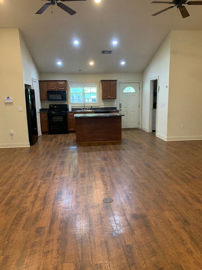 Photo - Eagles Landing 4 Bedroom Available for Fall 2026!!