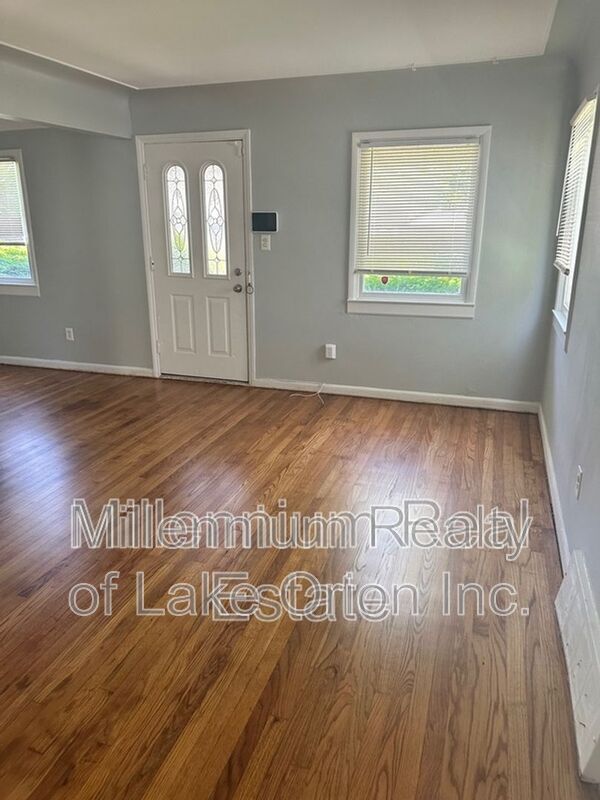 Photo - 650 Lebaron Ave