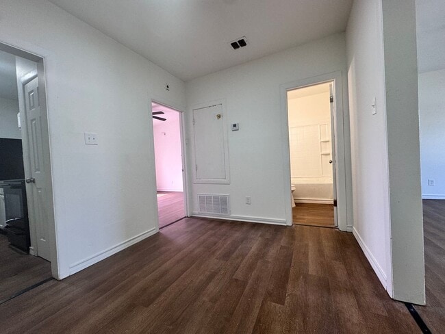 Photo - ONE BEDROOM APT WITH WATER PAID