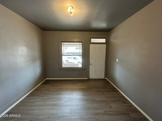 Photo - 835 F Ave