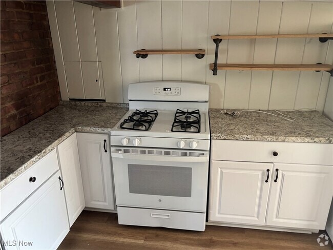 Building Photo - 2196 Atkins Ave Unit 3 Rental