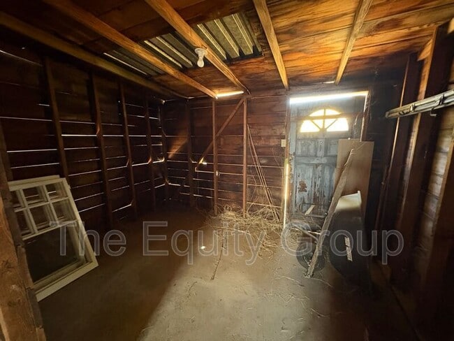 Photo - 209 E 11th St