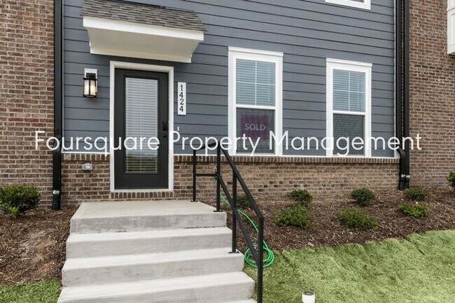 Photo - Town Home! | Entry Level Guest Suite With ...