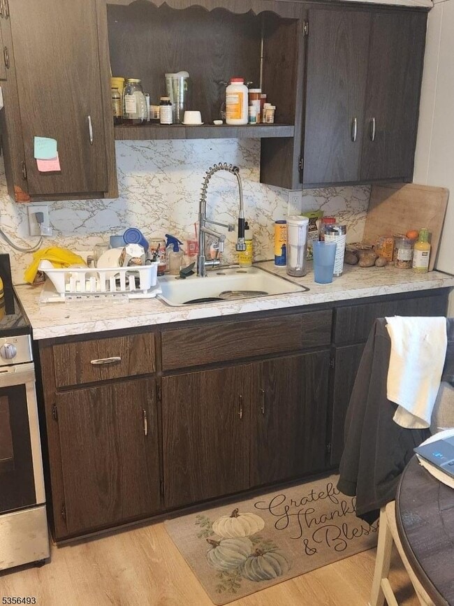 Photo - 1424 E Front St