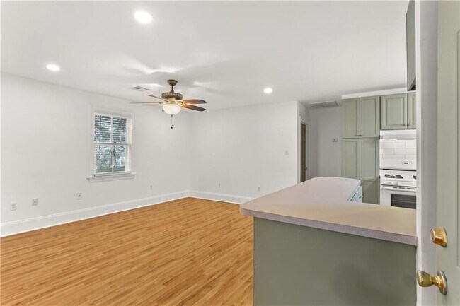 323 S Scott St Unidad D