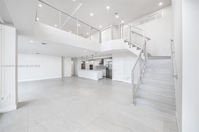 Building Photo - 555 NE 34th St Unit PH-3