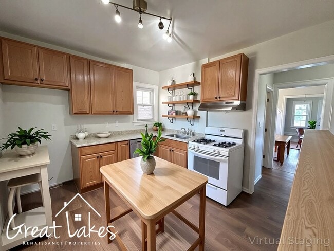 Photo - 892-894 Gladstone Apartment Unit 894