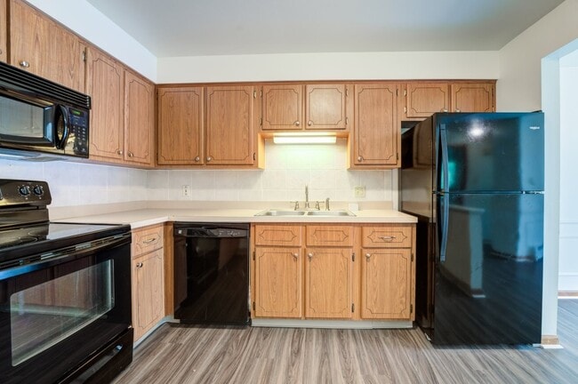 Photo - Green Lake Apartments and Townhomes
