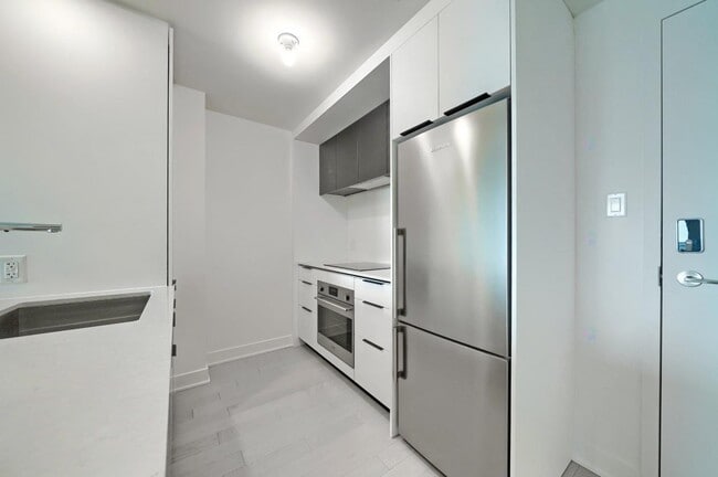 Photo - 60 Pl De L'éclipse Unit 1805