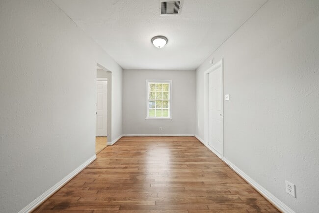 Photo - 1513 5th Ave N