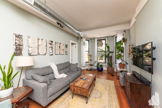 Photo - 3336 N Sheffield Ave Unit 2