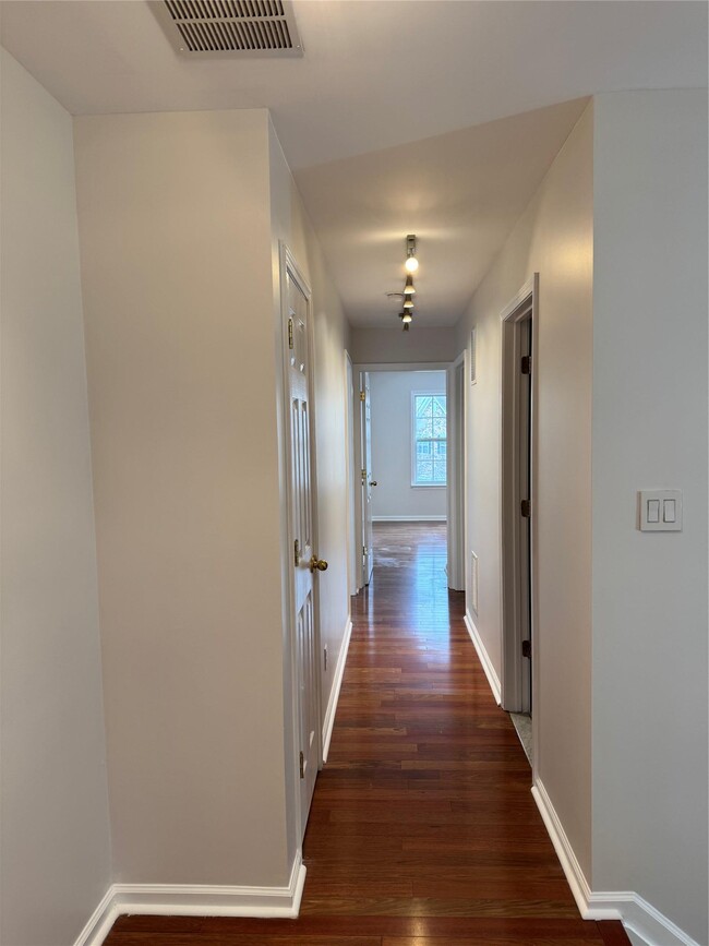 Photo - 22 Barr Ln Townhome