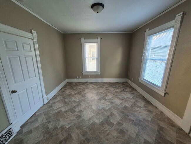 Building Photo - 2723 N Booth St Rental