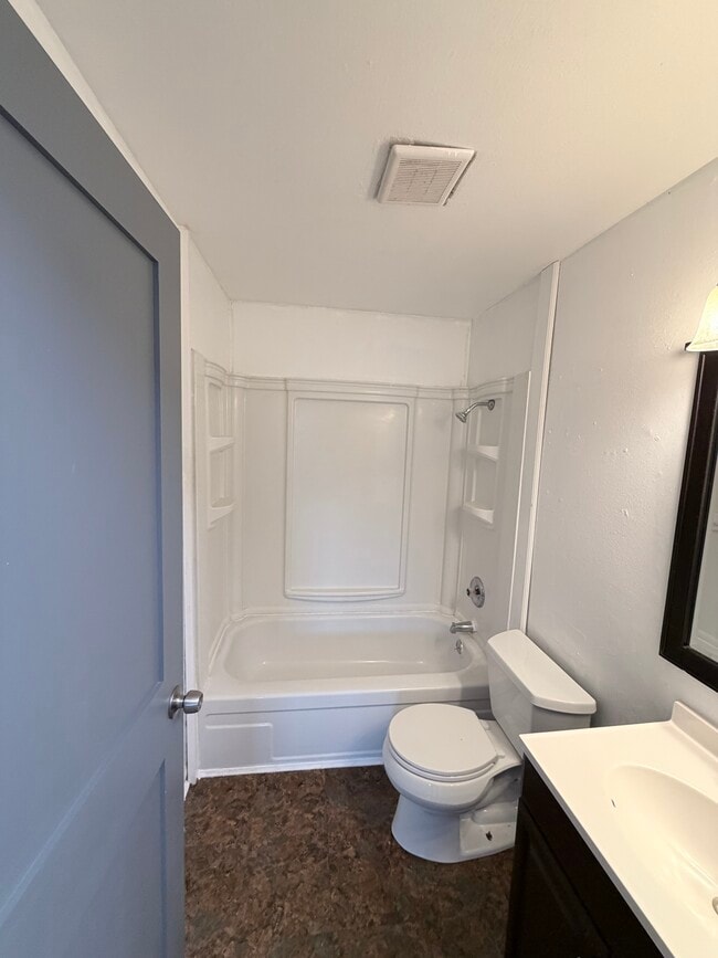 Photo - 3901-3912 12th St SW