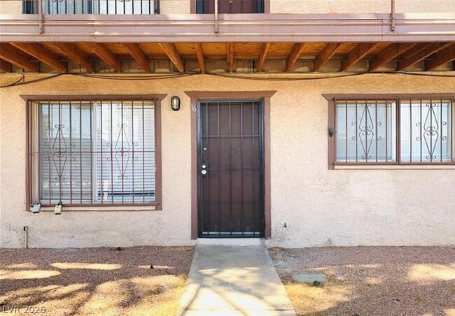 Building Photo - 595 S Royal Crest Cir Unit 18