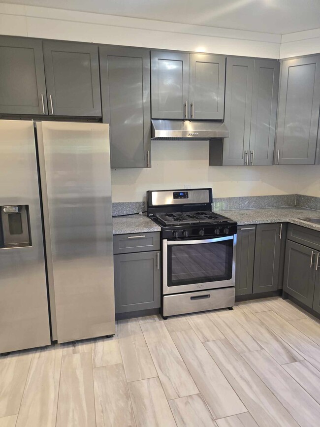 Photo - 525 S Western Ave