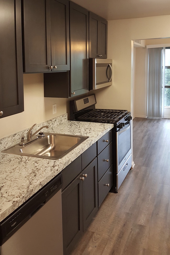 Mountain Lake Apartments