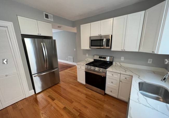 Building Photo - 33 Hancock St Unit 2