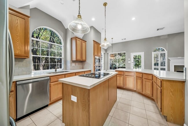 Photo - 34 Sparklewood Pl