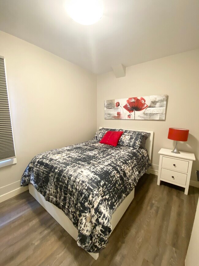 Photo - 11725 80 St NW Unit 11725 80st apt#2