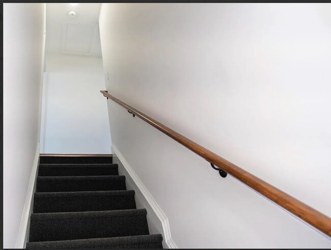 Building Photo - 1915 W Livingston St Unit #2