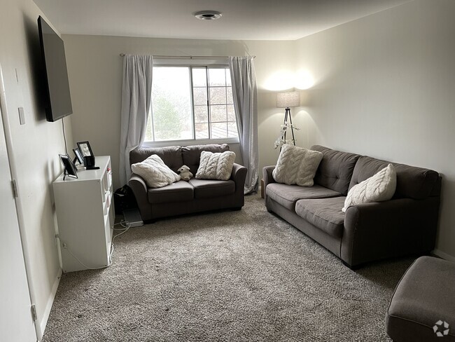 Building Photo - 961 High Meadow Dr Unit 967 Rental