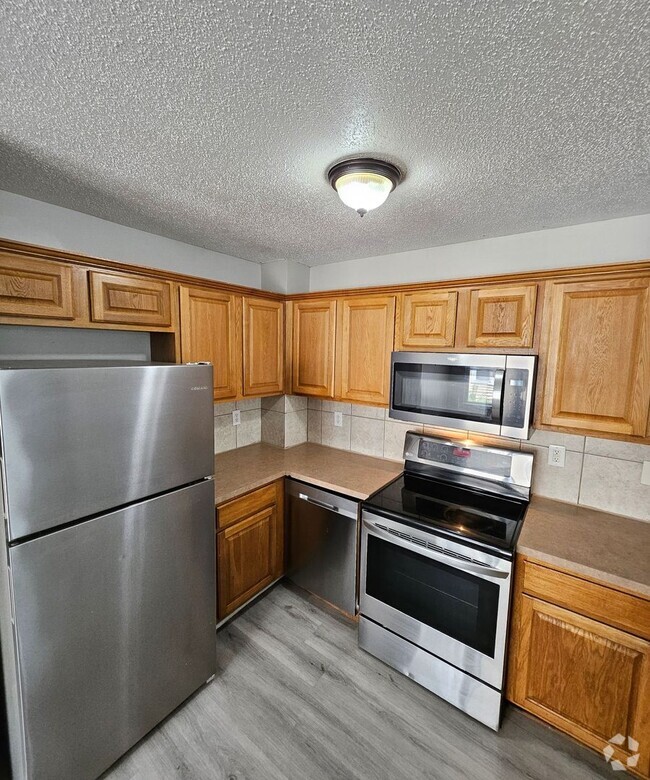 Building Photo - 1010 W Linden Ave Unit 1010 W. Linden Ave. A Rental