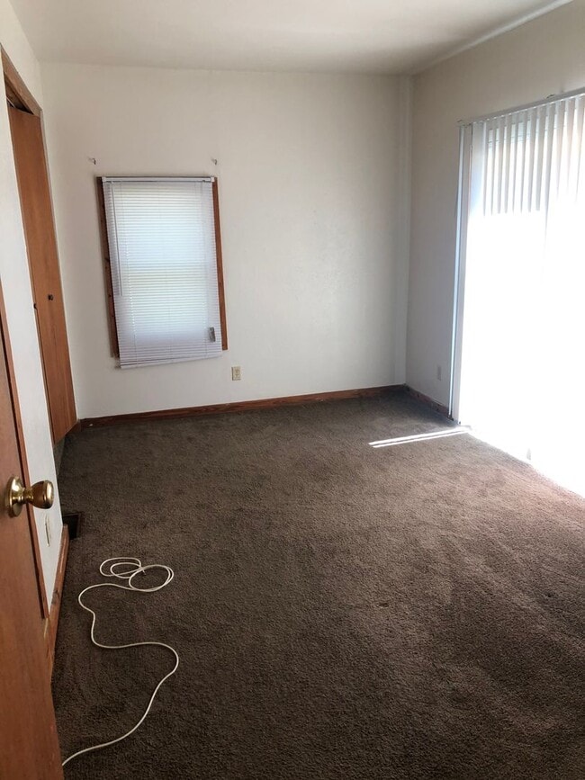 Photo - 0204-206 E 16th Street Unidad 204 E 16th Street