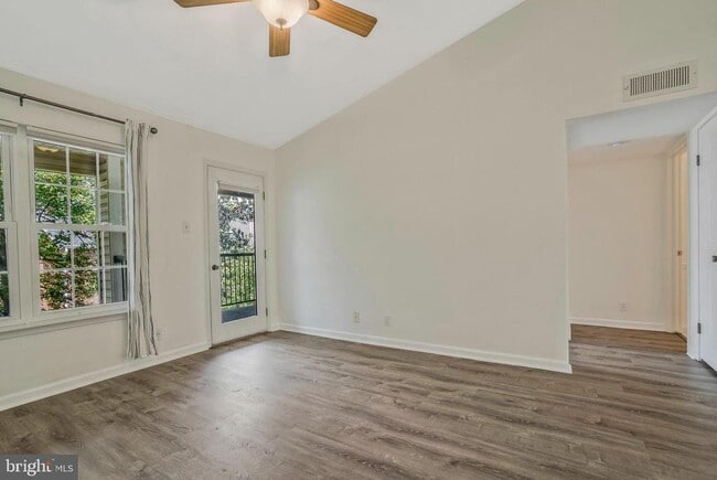 Photo - 3308 Wyndham Cir Unidad 321