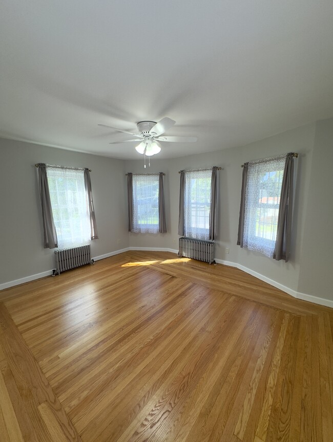 Photo - 53 Pettaconsett Ave