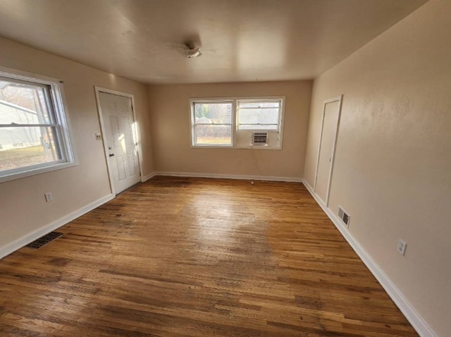 Photo - 531 Linden Dr Unidad 3