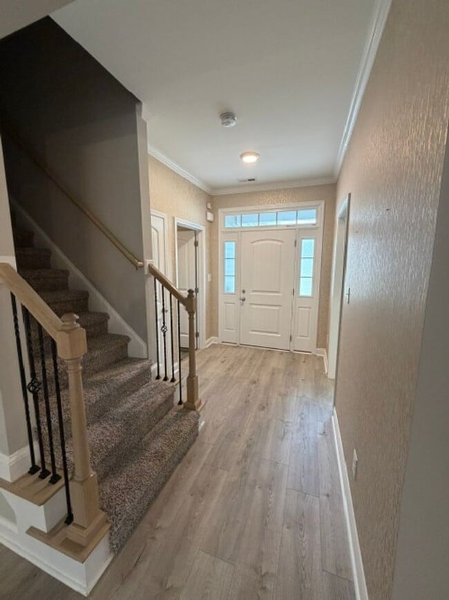 Photo - 311 Oak Pointe Cir E