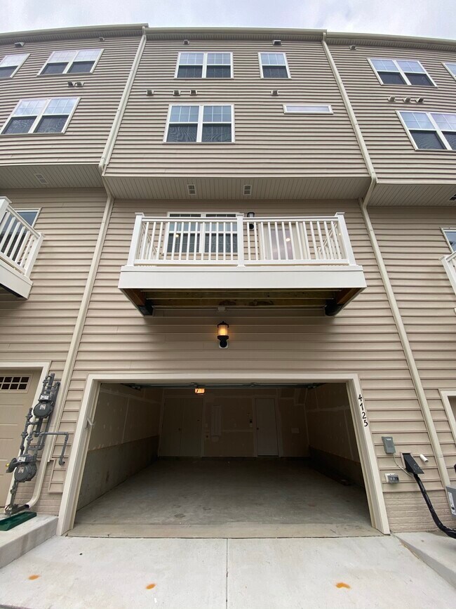 Photo - 4725 Cherokee St