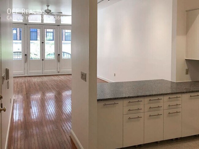 Photo - 261 N 3rd St