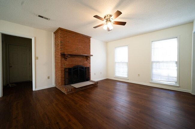 Photo - Heather Glen - 2 Story - 3 bed, 2 1/2 bath