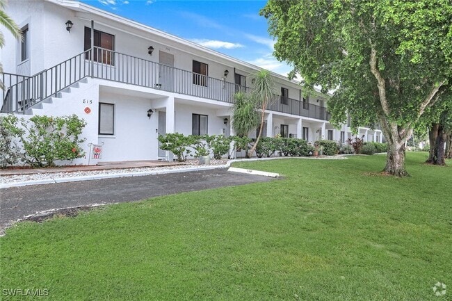 Building Photo - 815 Victoria Dr Unit 207 Rental