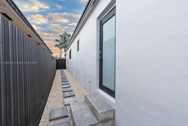 Photo - 511 NW 59th Ave Unidad 2