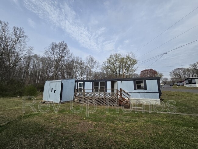 Photo - N 38 Danville 3701 US-29 BUS