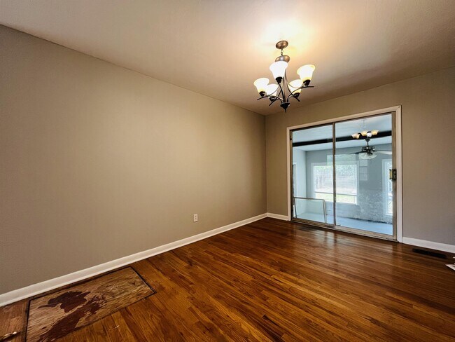 Photo - 42 E 11th St