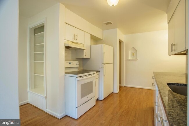 Photo - 5205 Saratoga Ave