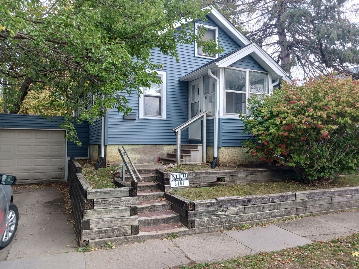 Photo - 3107 Ellis St