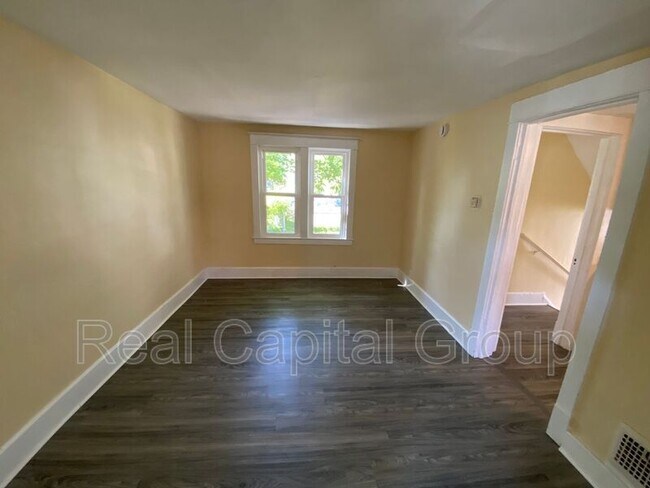 125 Edison Ave Unidad Carriage house