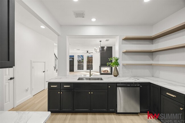 Photo - 2410 Calumet St Unit B