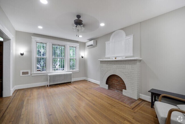 Building Photo - Sapcious Renovated Mt. Pleasant Home with ...