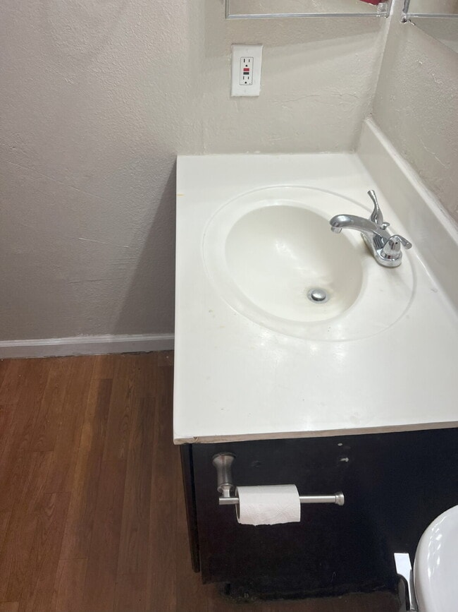 Photo - Great Location Near GCU – Newer A/C and Ea... Unit 2