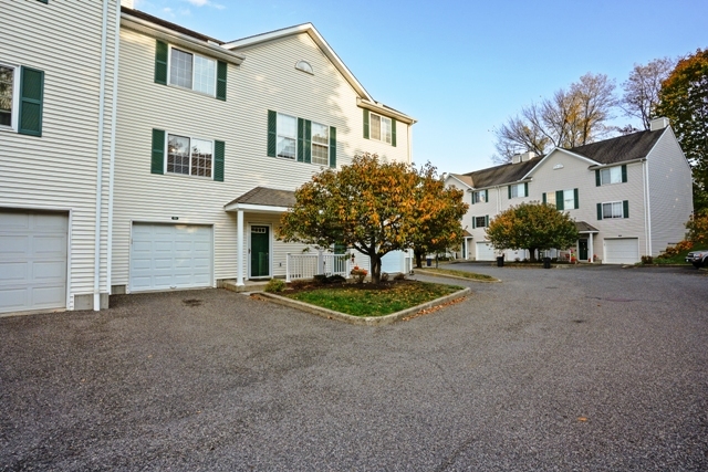 Photo - 14 South St Townhome