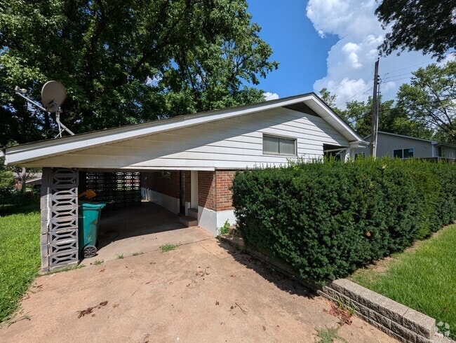 Building Photo - Moline Acres Marvel Rental